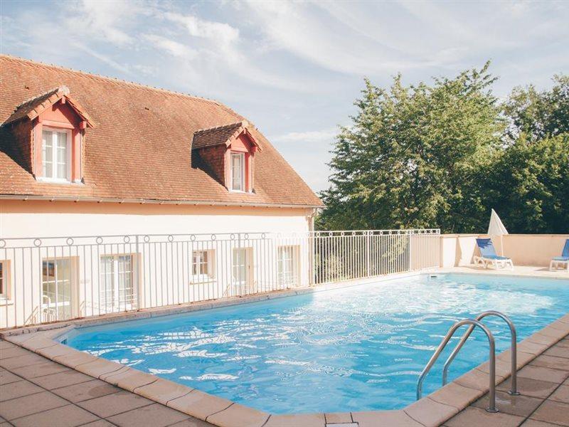 Terres De France - Appart'Hotel La Roche-Posay Exterior photo