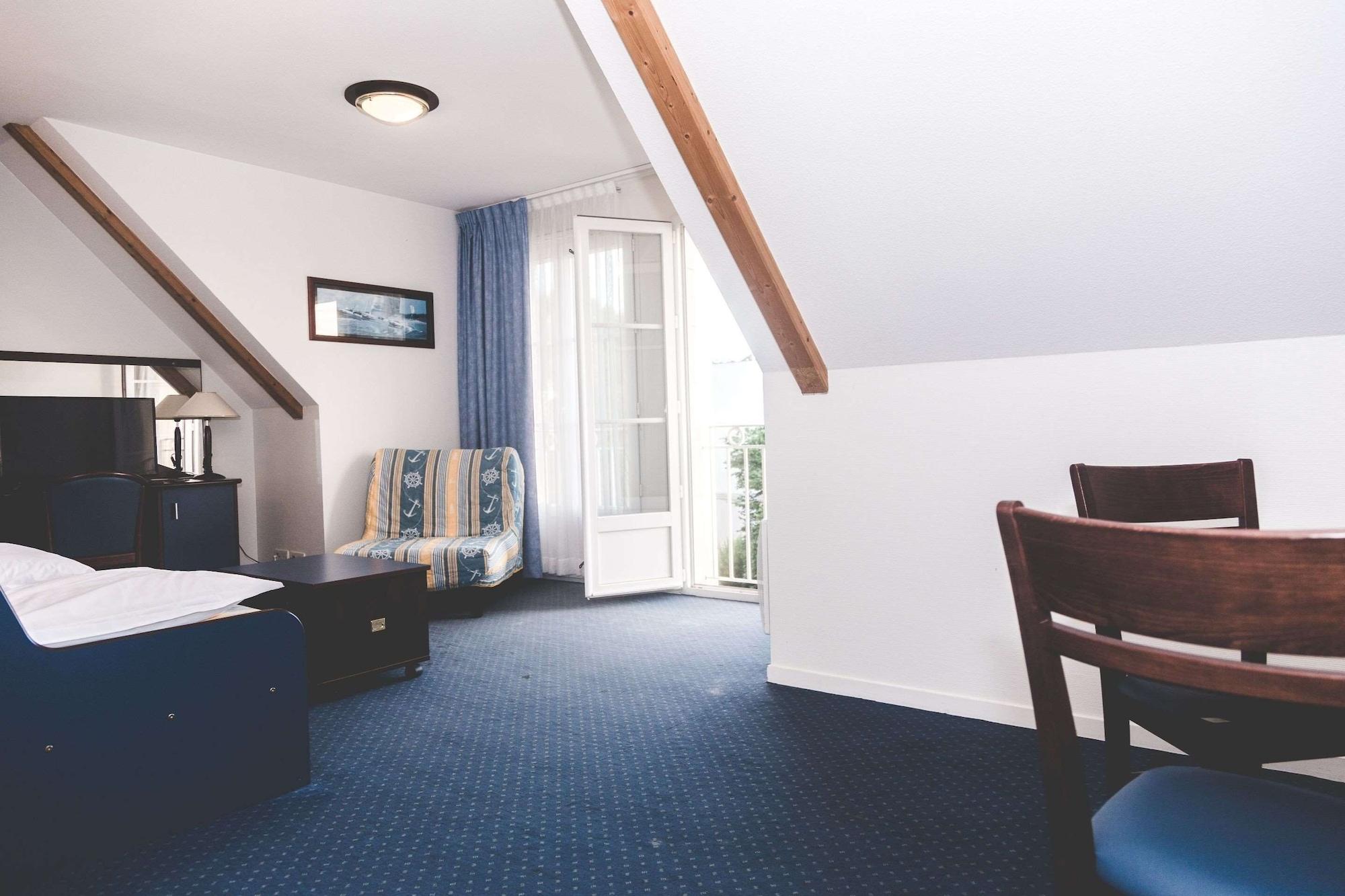 Terres De France - Appart'Hotel La Roche-Posay Exterior photo