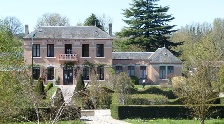 Terres De France - Appart'Hotel La Roche-Posay Exterior photo