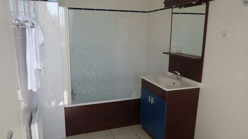Terres De France - Appart'Hotel La Roche-Posay Room photo